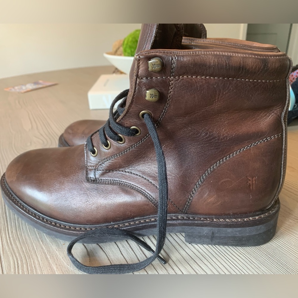 Men’s Gordon Lace-Up Frye Boots- size 10.5 ONLY WORN TWICE